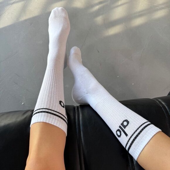 ALO YOGA SOCKS WHITE NEW WITH TAG - Picture 1 of 5